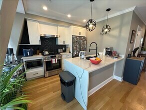 179 London St, Unit #4 in Boston, MA - Building Photo - Building Photo