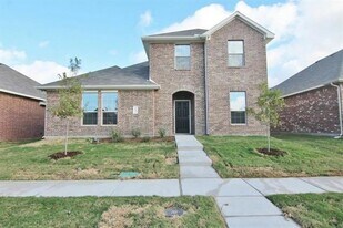 1923 Mosley Dr in Lancaster, TX - Building Photo