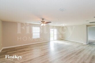 3408 Blue Catfish Dr in Jacksonville, FL - Foto de edificio - Building Photo