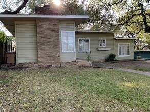 2207 Montclaire St in Austin, TX - Building Photo - Building Photo