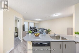 25-1025 Grenville St in Toronto, ON - Building Photo - Building Photo