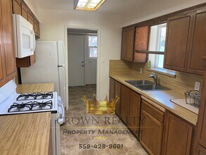 886 Cardoza Dr in Tulare, CA - Building Photo - Building Photo