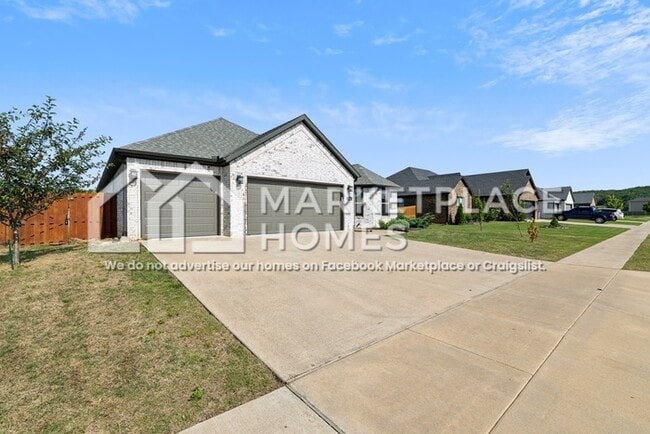 2340 Stonemill Drive in Fayetteville, AR - Building Photo - Building Photo