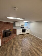 9876 SE Southworth Dr, Unit Basement Apartment in Port Orchard, WA - Foto de edificio - Building Photo