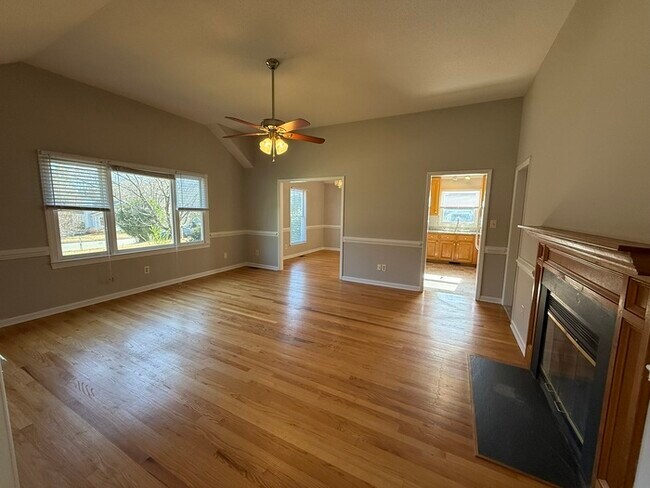 405 Avent Cir in Holly Springs, NC - Building Photo - Building Photo