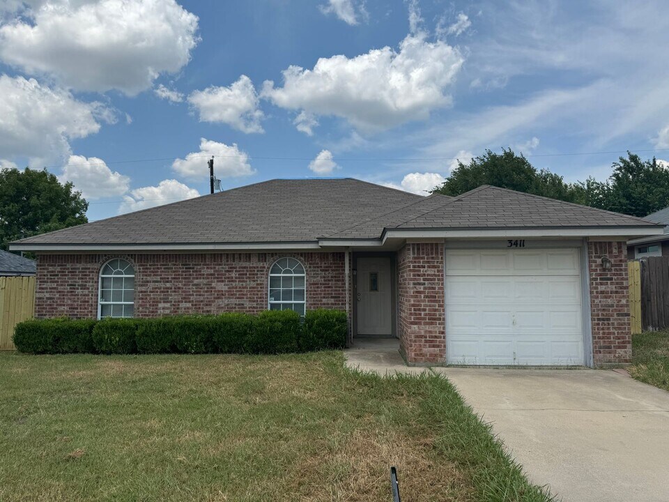 3411 Warfield Dr in Killeen, TX - Building Photo