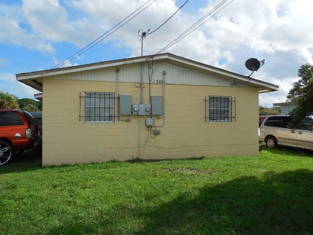 1304 N 16th Ct in Fort Pierce, FL - Building Photo - Building Photo