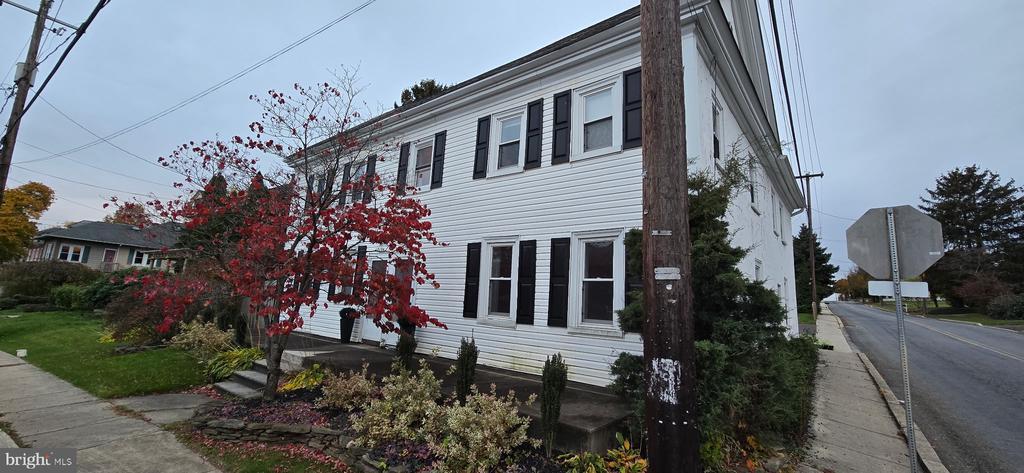 2196 Spinnerstown Rd in Spinnerstown, PA - Building Photo