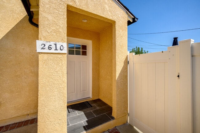 2608 N Keystone St in Burbank, CA - Building Photo - Building Photo