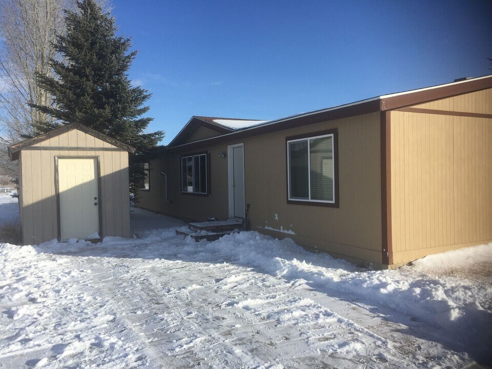 225 E Opal Ave in Driggs, ID - Building Photo