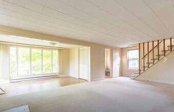 14 Old Marlborough Rd in East Hampton, CT - Building Photo - Building Photo