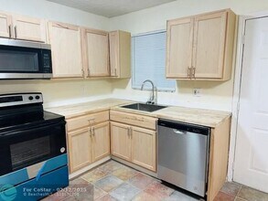 937 32nd St in West Palm Beach, FL - Foto de edificio - Building Photo