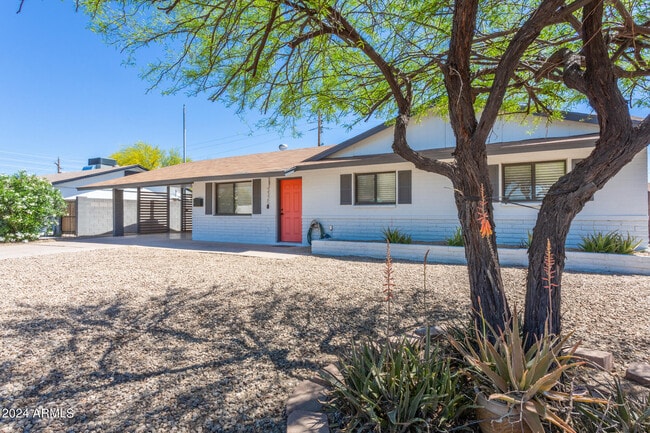 property at 3325 S Shafer Dr