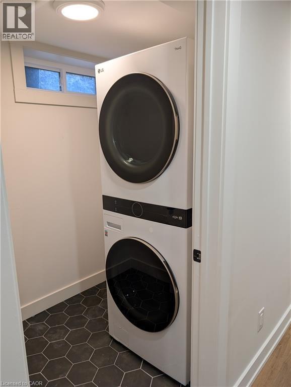 10 Weaver St in Cambridge, ON - Building Photo - Building Photo