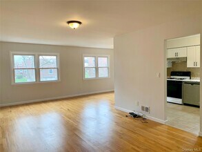 15-47 209th St, Unit 2 Floor in Queens, NY - Building Photo - Building Photo