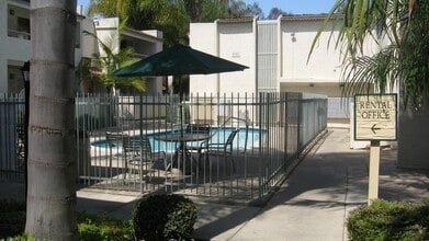 Black Mountain Villas in San Diego, CA - Building Photo - Building Photo