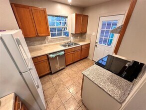 833 Woodland Dr in Garland, TX - Building Photo - Building Photo