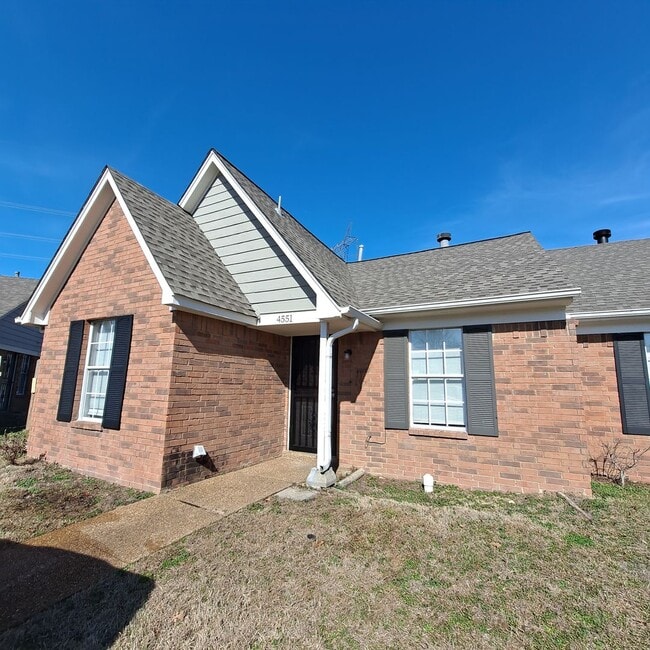 property at 4551 Summer Creek N