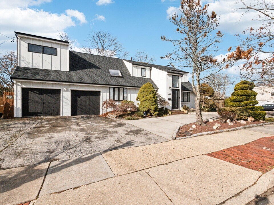 3304 Park Ave in Oceanside, NY - Building Photo