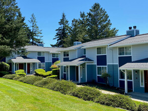 Hawks Prairie in Olympia, WA - Foto de edificio - Building Photo