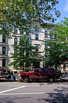 470 3rd St Apartments