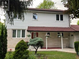2451 Loanne Dr in Mississauga, ON - Building Photo