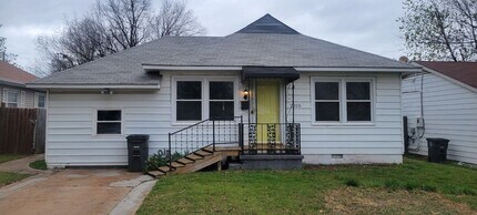 2015 E 13th St in Tulsa, OK - Building Photo - Building Photo