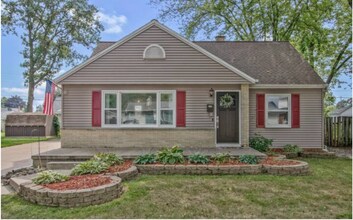 1071 Kenwood St in Green Bay, WI - Building Photo - Building Photo
