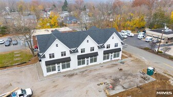 445 Ramapo Valley Rd in Oakland, NJ - Building Photo