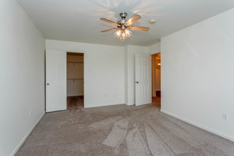 Crown Colony Apartments in Topeka, KS - Building Photo - Interior Photo