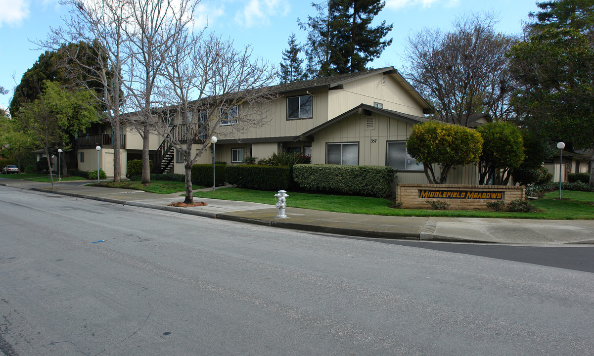 Middlefield Meadows in Mountain View, CA - Building Photo