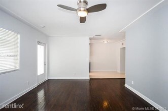 1333 15th St-Unit -Apt 4 in Miami Beach, FL - Foto de edificio - Building Photo