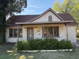 322 Sunset Terrace in Amarillo, TX - Building Photo