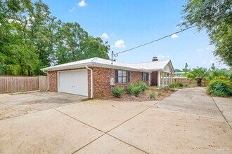 4624 Santa Rosa Dr in Milton, FL - Building Photo - Building Photo