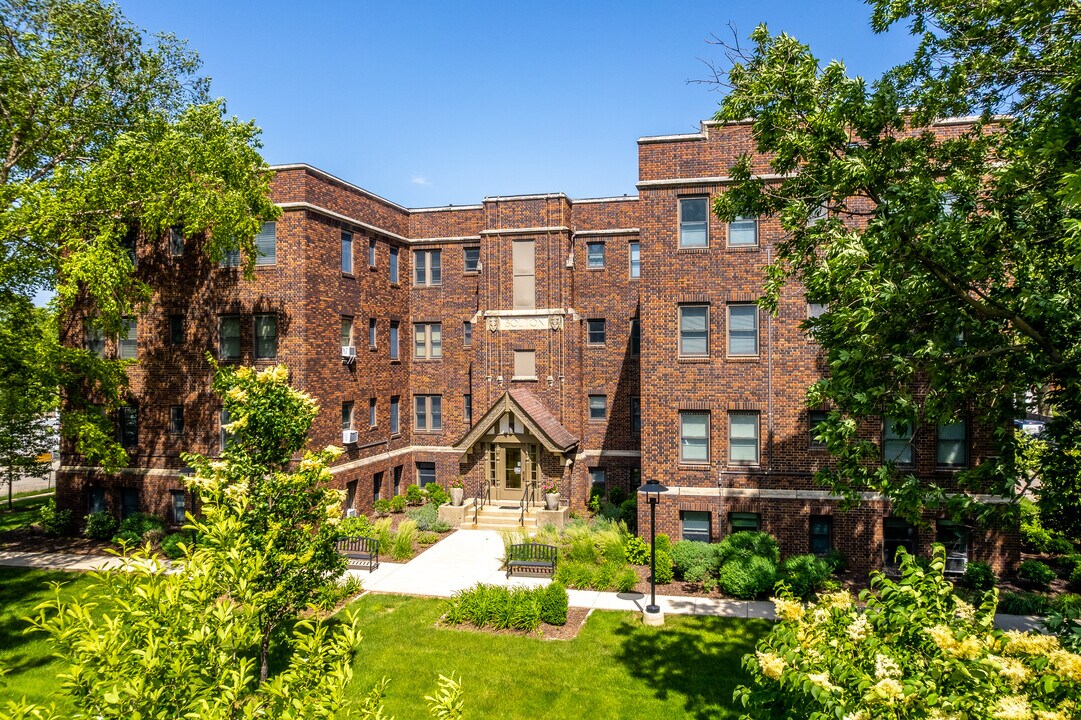 401 37th St in Des Moines, IA - Building Photo