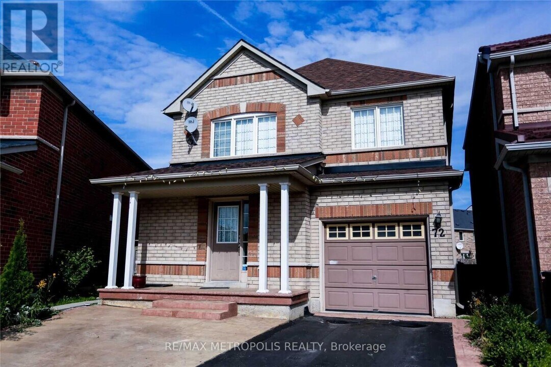 72 Glacier Crescent in Toronto, ON - Building Photo