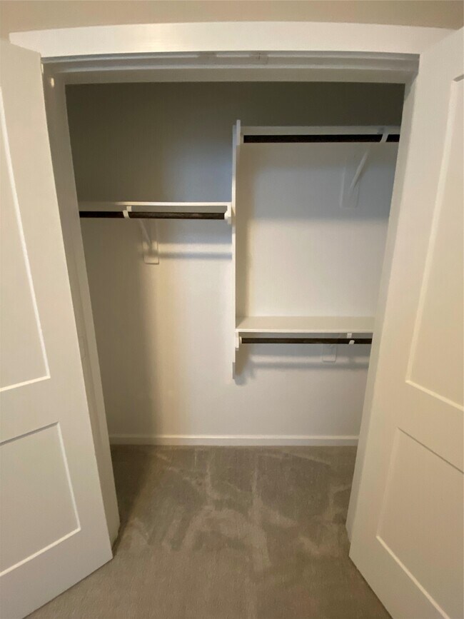 7043 Coneflower Creek Ct