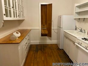 14 Lakeville Rd, Unit 10 in Boston, MA - Foto de edificio - Building Photo