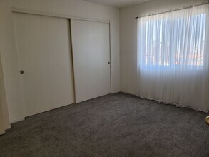 1988 Las Palmas Ln in Laughlin, NV - Building Photo - Building Photo