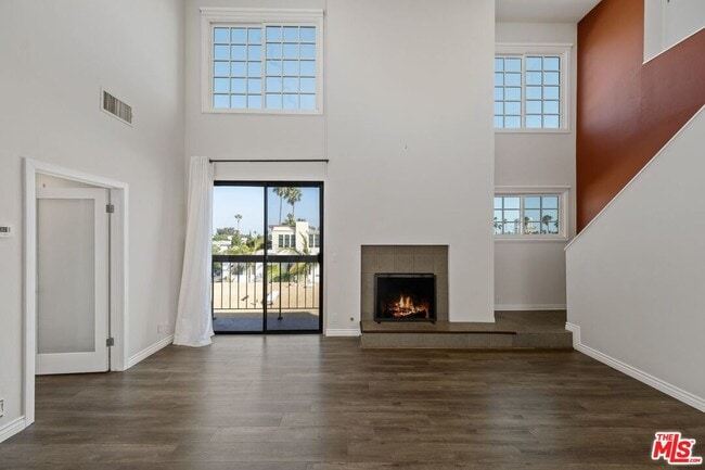 property at 818 6th St