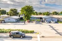 7200 Pembroke Rd in Miramar, FL - Foto de edificio - Building Photo