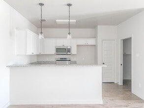 1218 N 7th St in Wolfforth, TX - Building Photo - Building Photo