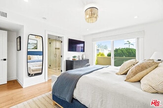 4707 La Villa Marina in Marina Del Rey, CA - Building Photo - Building Photo