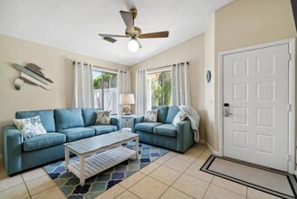 5807 Sunset Ave-Unit -#B in Panama City, FL - Building Photo - Building Photo