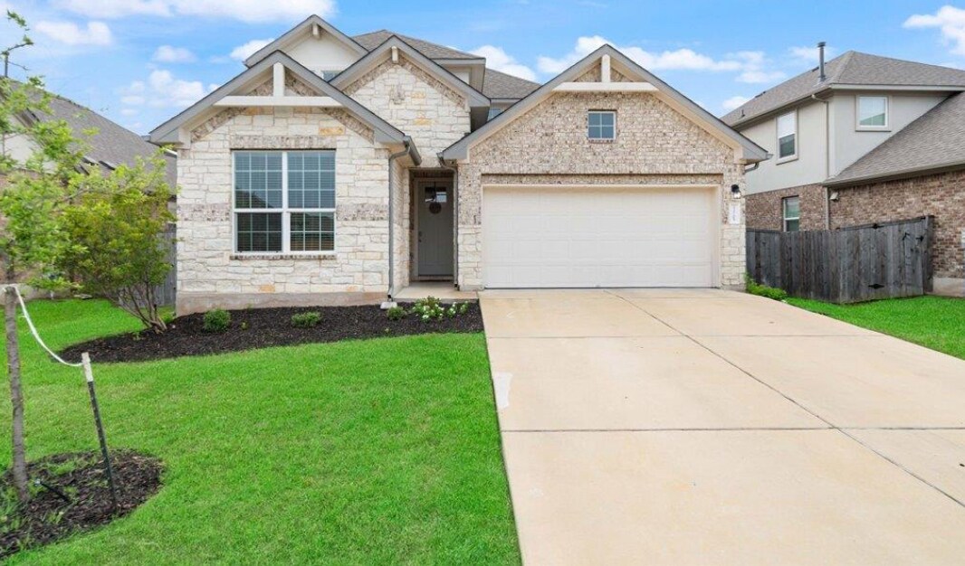 13705 Mc Arthur Dr in Manor, TX - Building Photo
