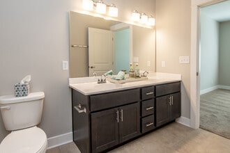 Eagle Crossing Luxury Apartment Homes in Chesterton, IN - Building Photo - Building Photo