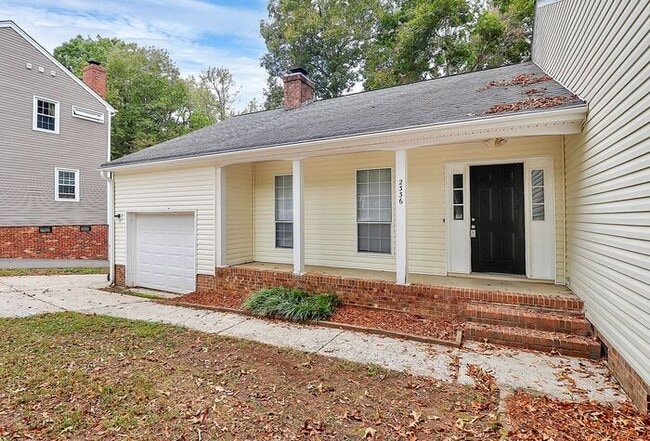 2336 Castlecomer Dr in Charlotte, NC - Building Photo - Building Photo