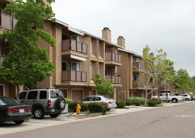 El Cajon Park Villas in El Cajon, CA - Foto de edificio - Building Photo