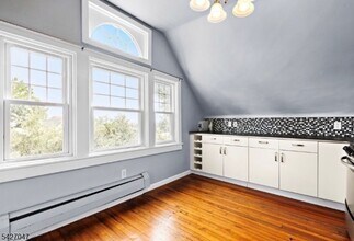 74 S Mountain Ave in Montclair, NJ - Building Photo - Building Photo