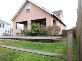 129 Sergeant St in Johnson City, NY - Building Photo